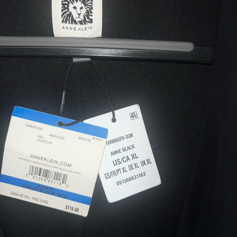 Anne Klein Elegant Black Garment